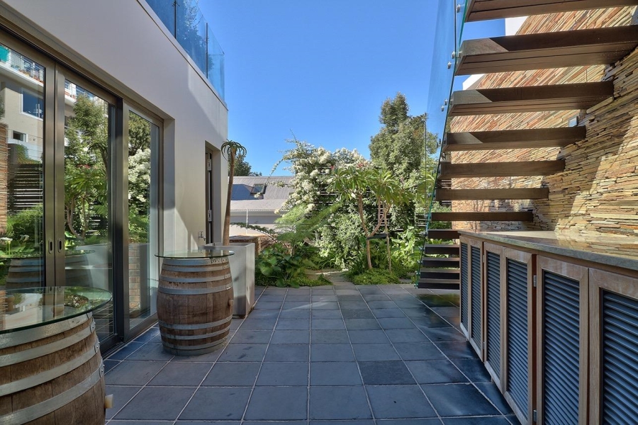 7 Bedroom Property for Sale in Higgovale Western Cape